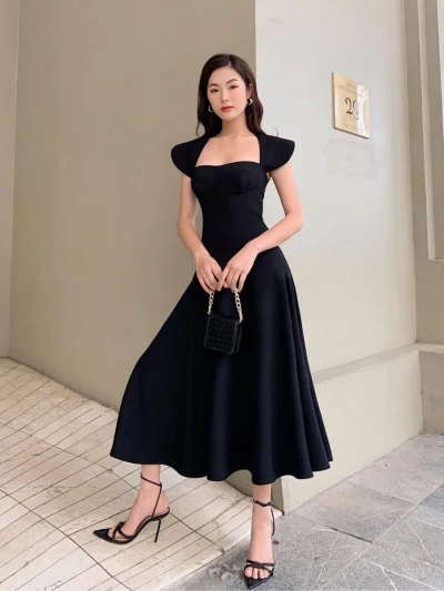 Flane đen cổ vuông có tay L