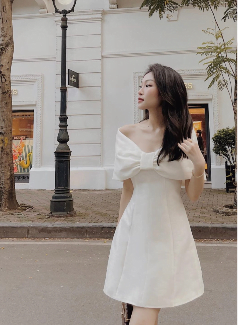 Joie Des Rose trắng nơ bẹt vai M