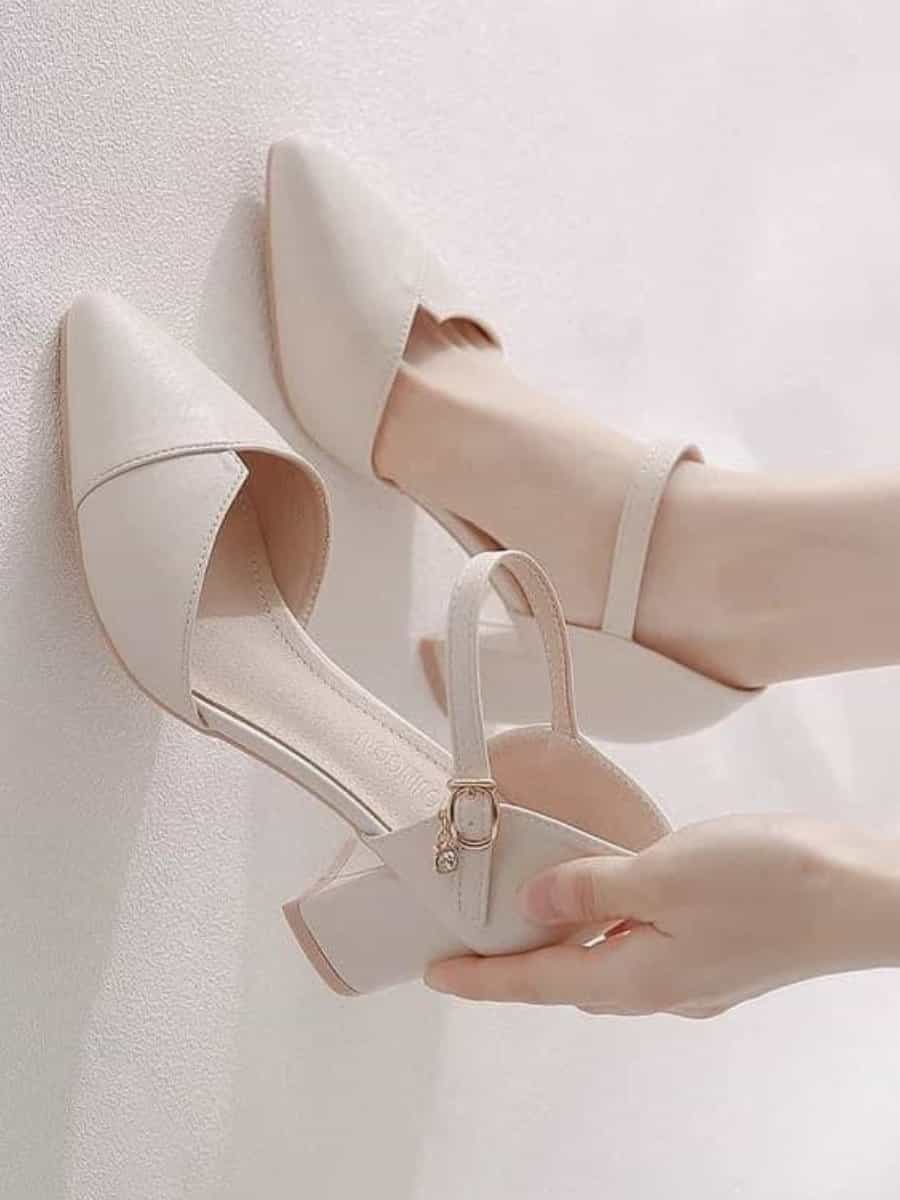 Cao gót trắng vuông bít mũi 5cm (37)