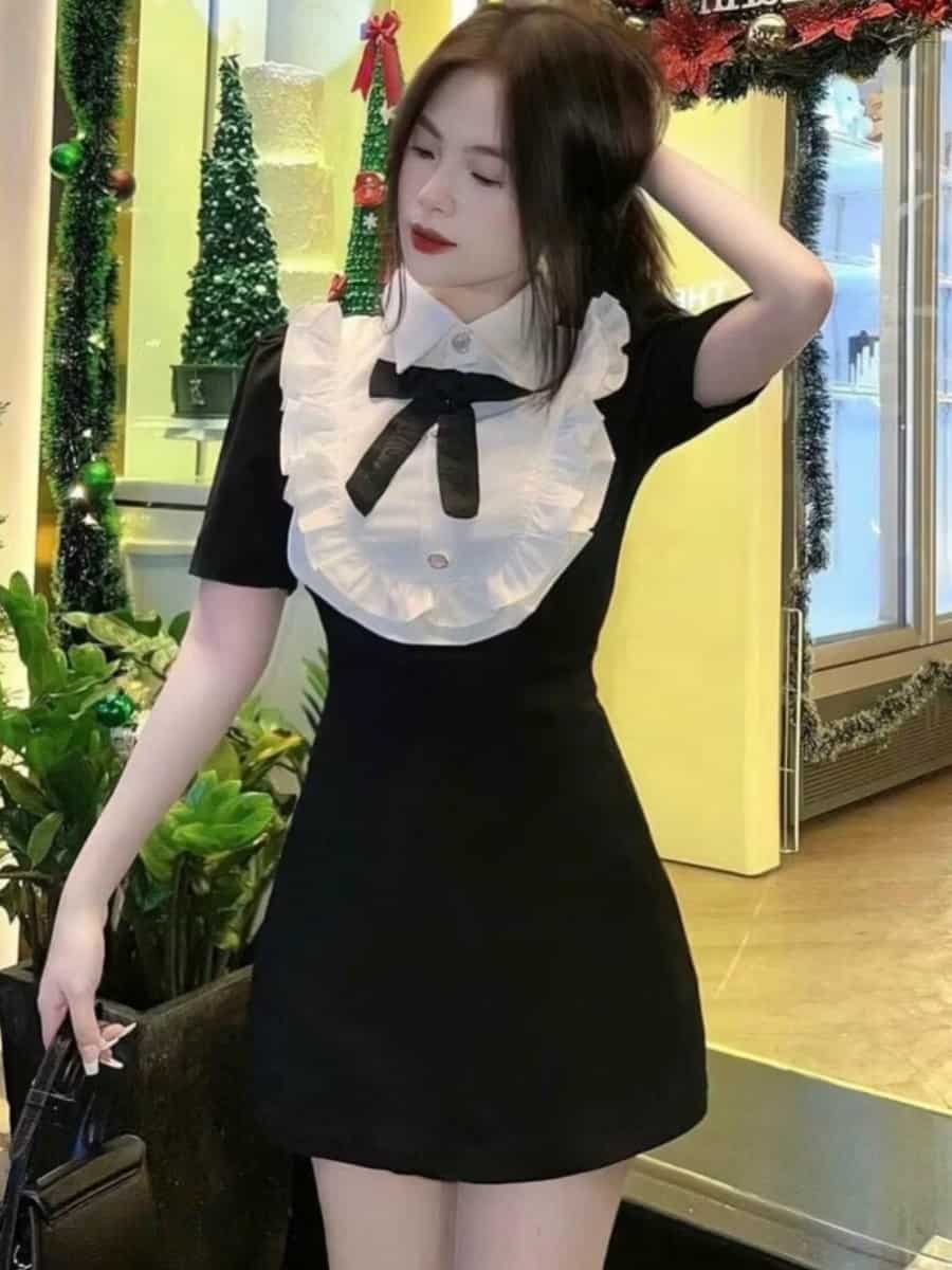 Babes Studio đen phối cổ trắng S