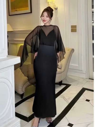 Lụa Style 2 dây đen M (kèm áo choàng)